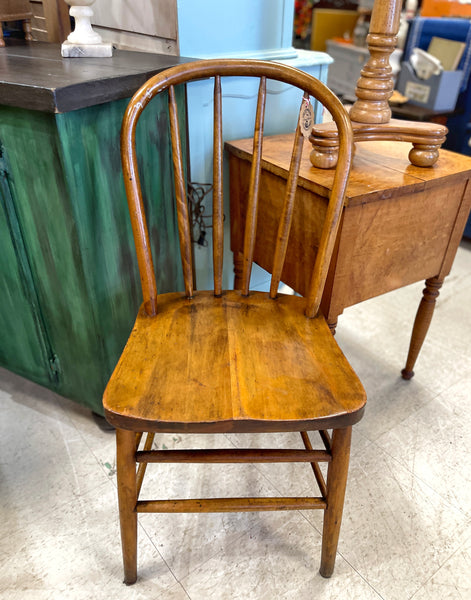 Farmhouse Table with Green Legs & Chairs