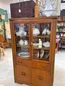 Vintage China Cabinet / Hutch