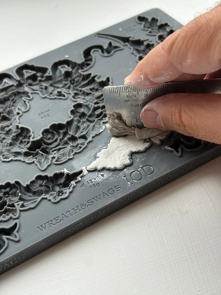 Wreath & Swags 6" x 10" | IOD Mould